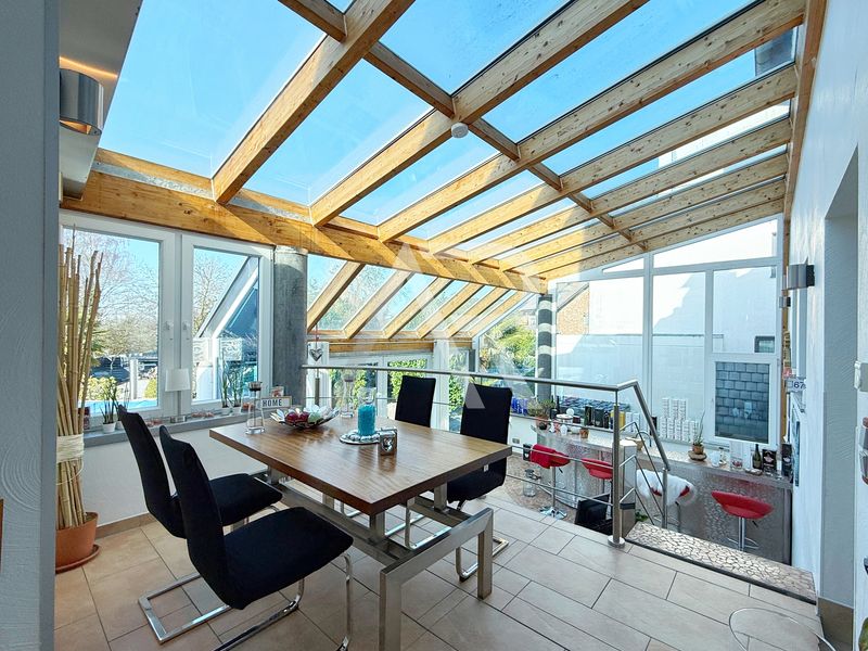 Exklusive EG - Wohnung mit Wintergarten, Wellnessbereich & mediterranem Garten in Aachen-Brand!